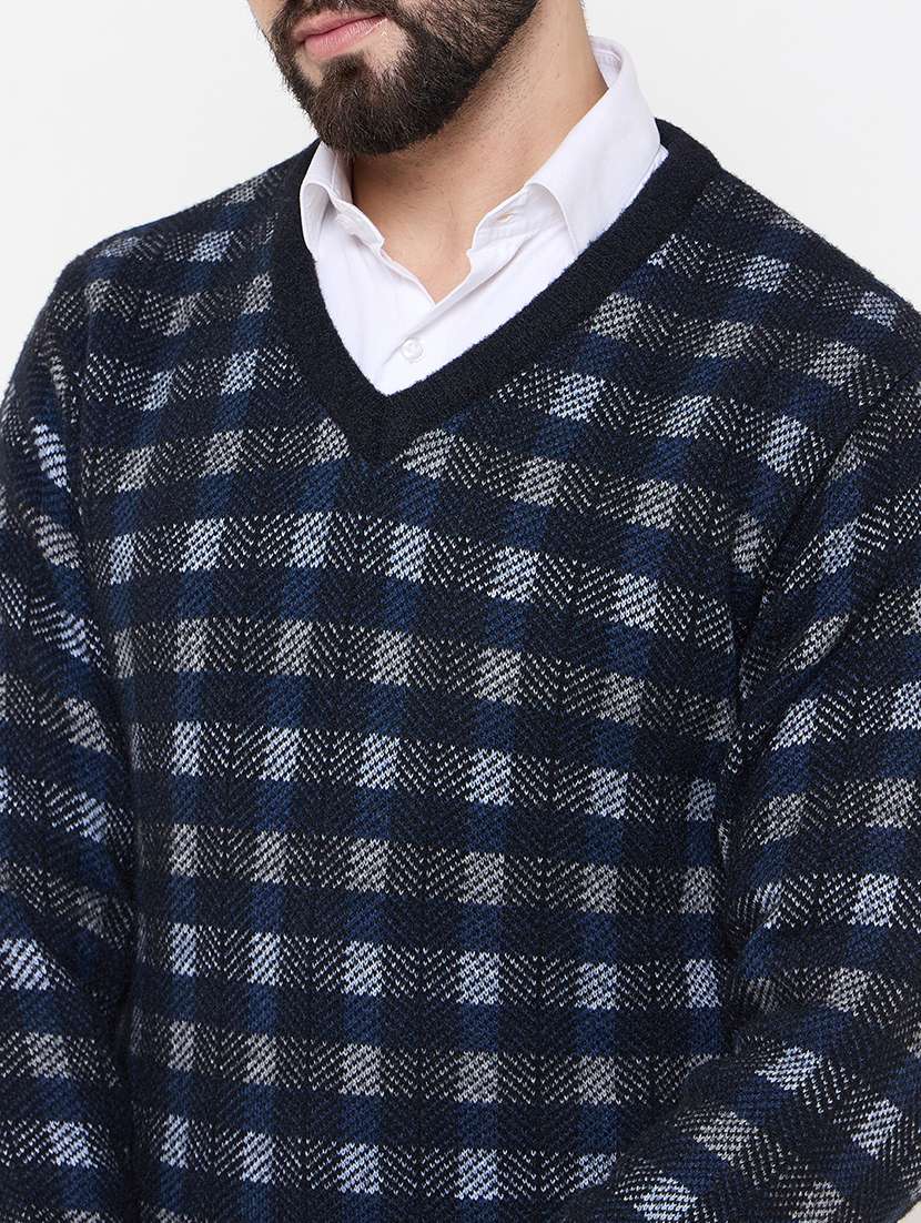 men long sleeves checkered pullover - 21686338 -  Standard Image - 4