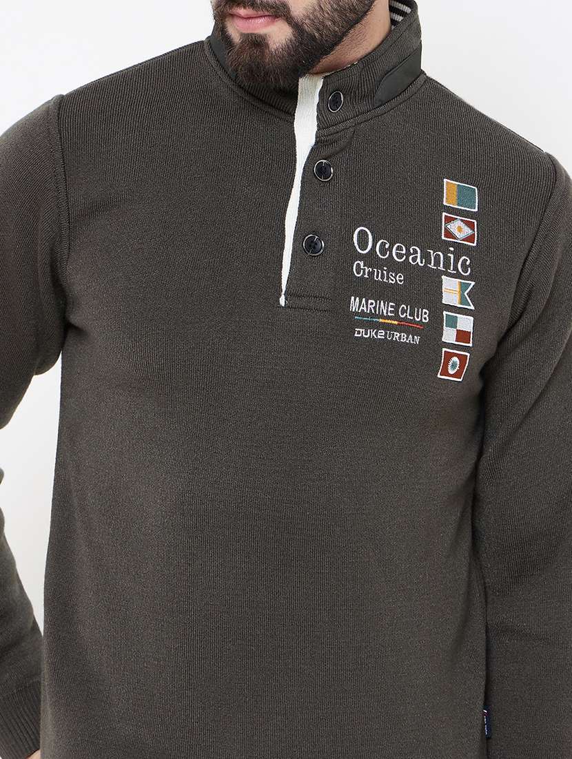 men long sleeves typographic pullover - 21686354 - Standard Image - 4