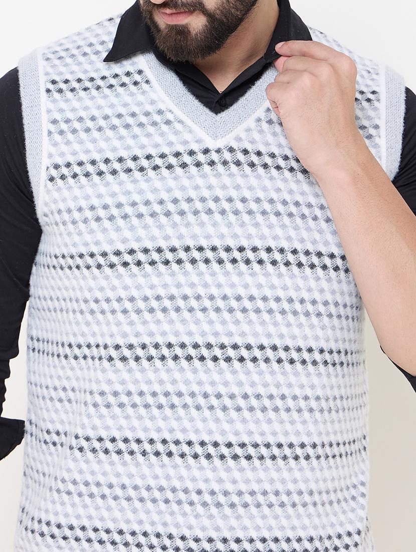 men sleeveless self design pullover - 21686364 - Standard Image - 4