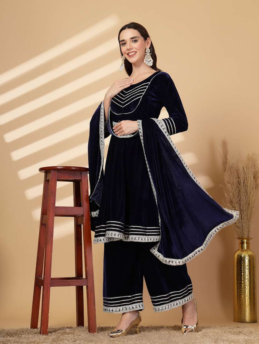 women gota detailed winter wear suit set - 21686391 - Standard Image - 4