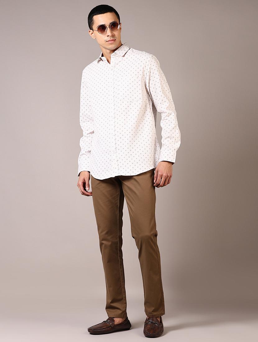 men solid mid rise chinos trouser - 21686698 - Standard Image - 4