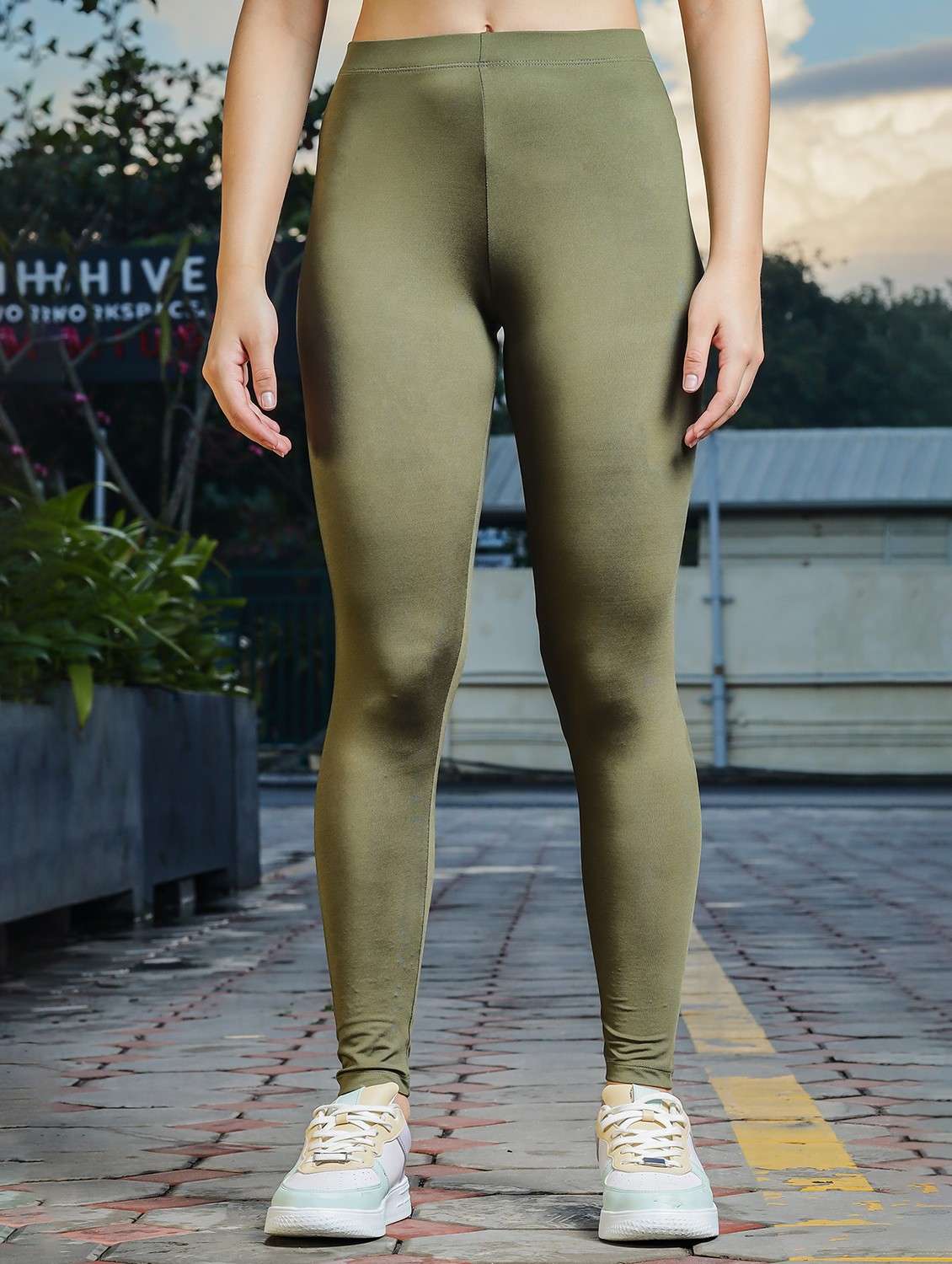 women solid ankle length tights