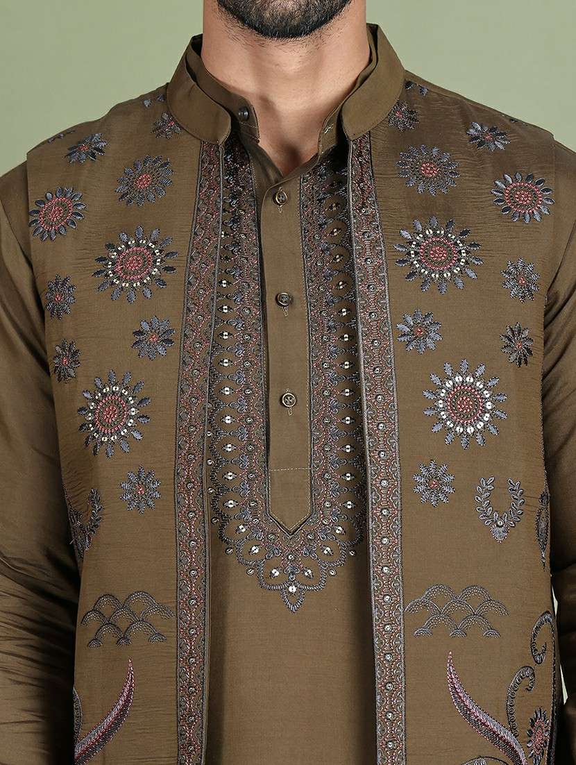 men embroidered kurta pyjama with jacket ethnic wear set - 21687092 -  Standard Image - 4