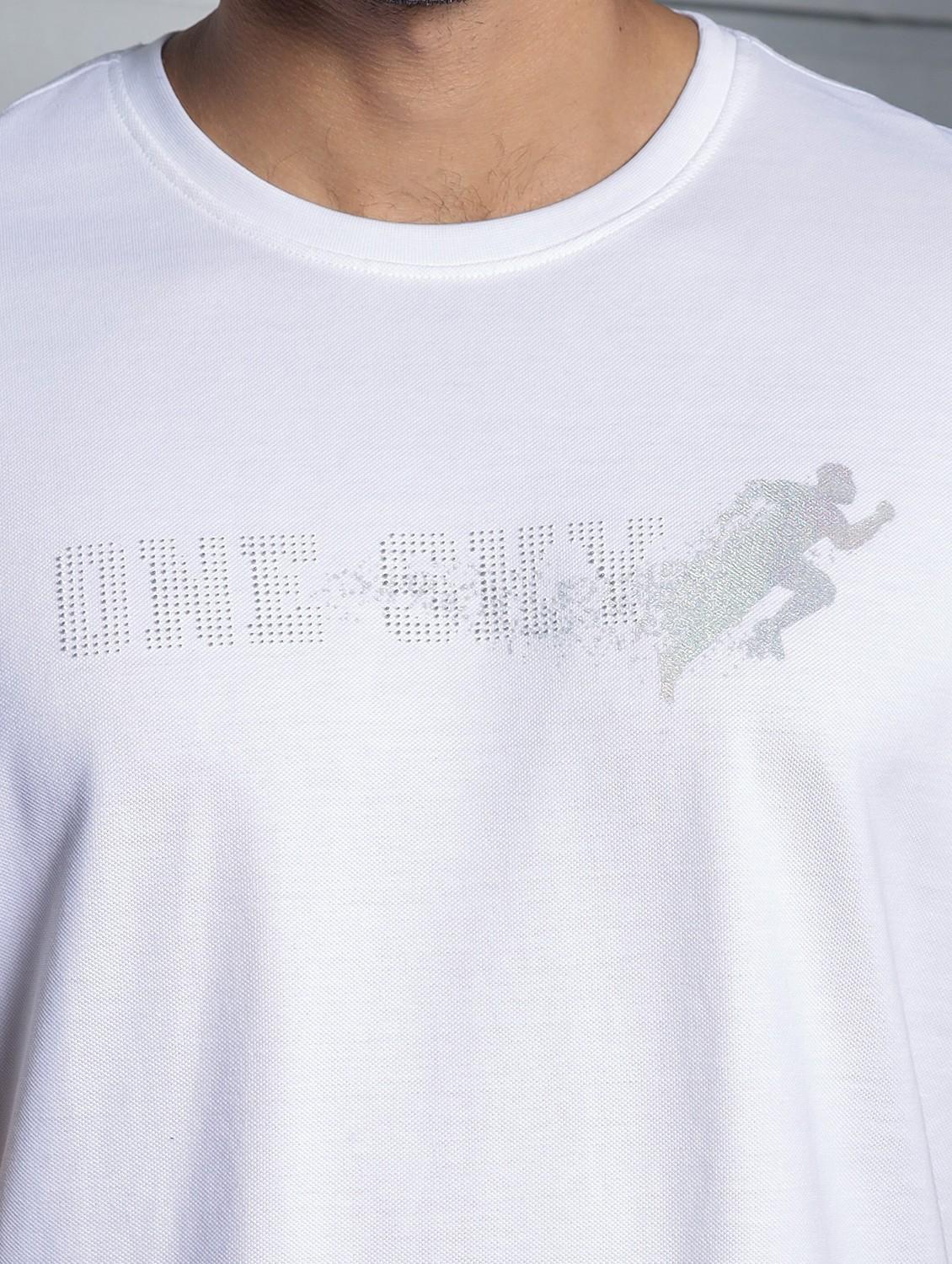 men round neck chest print t-shirt - 21687696 - Standard Image - 6