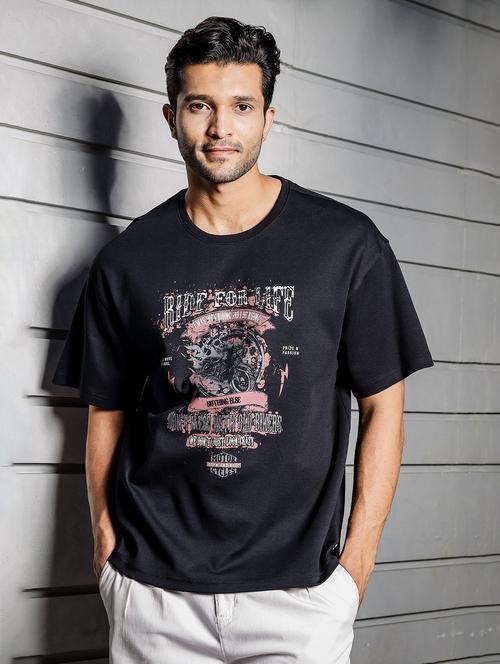 men round neck front print t-shirt - 21687699 - Standard Image - 0