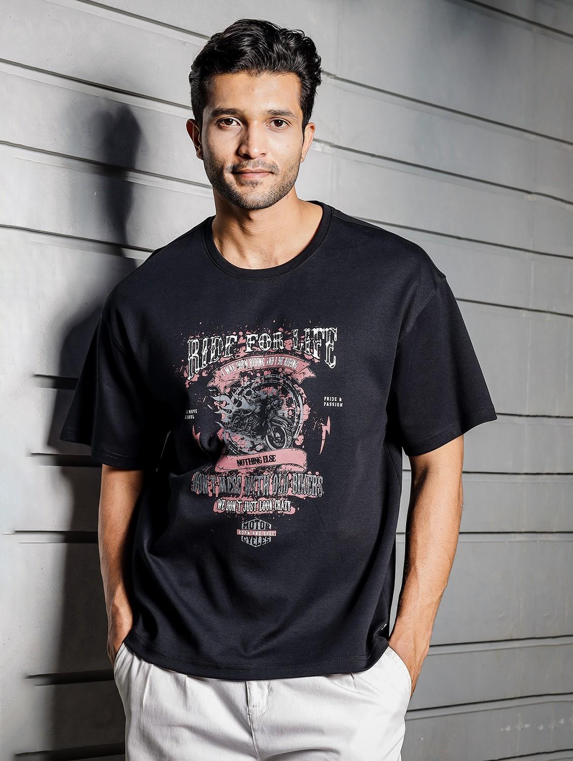 men round neck front print t-shirt - 21687699 - Zoom Image - 0