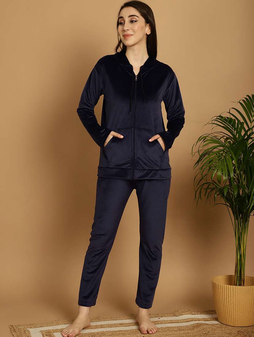 women solid velvet nightwear set