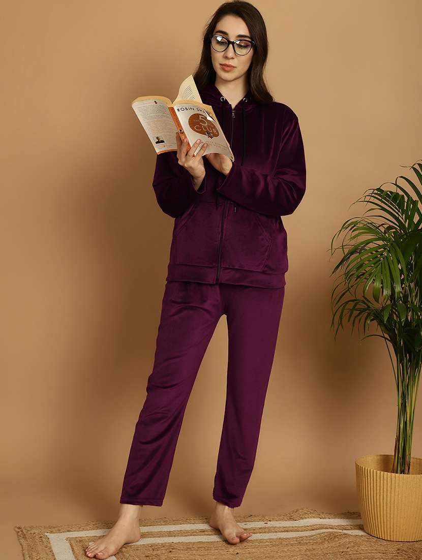 women solid velvet nightwear set