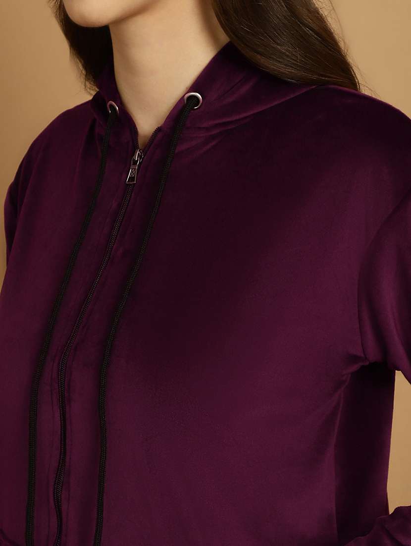 women solid velvet nightwear set - 21687845 -  Standard Image - 4