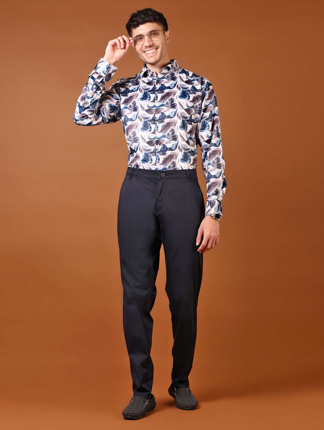 men solid mid rise casual chinos - 21688215 -  Standard Image - 4