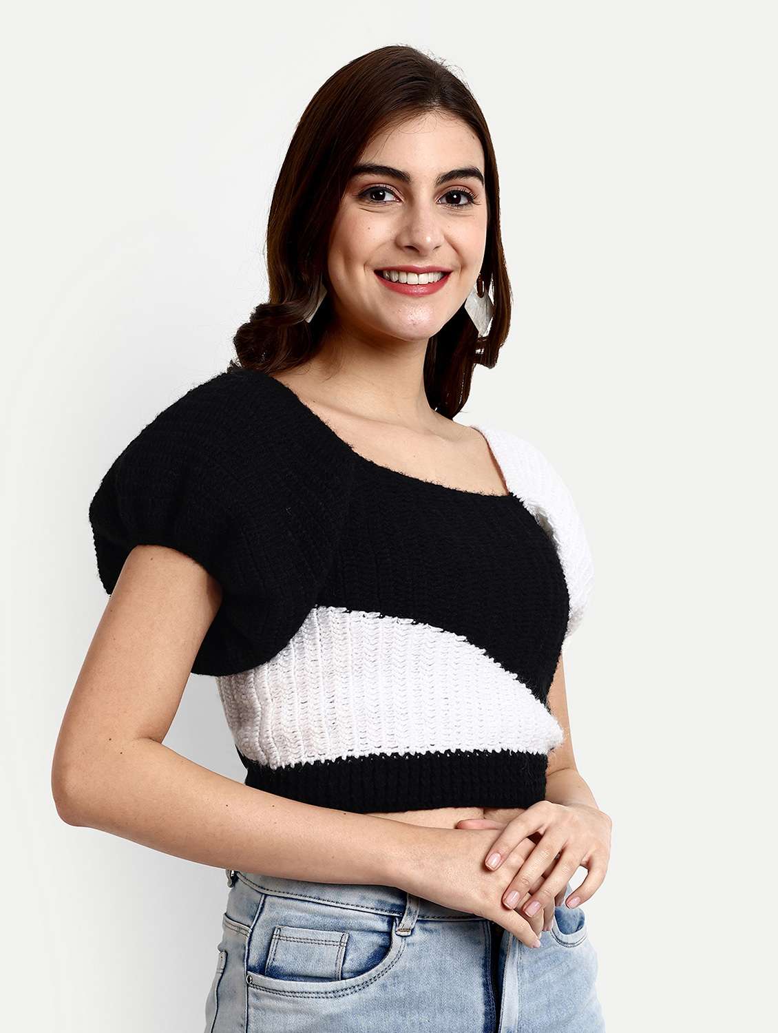 women color block winter wear crop top - 21688468 -  Standard Image - 1