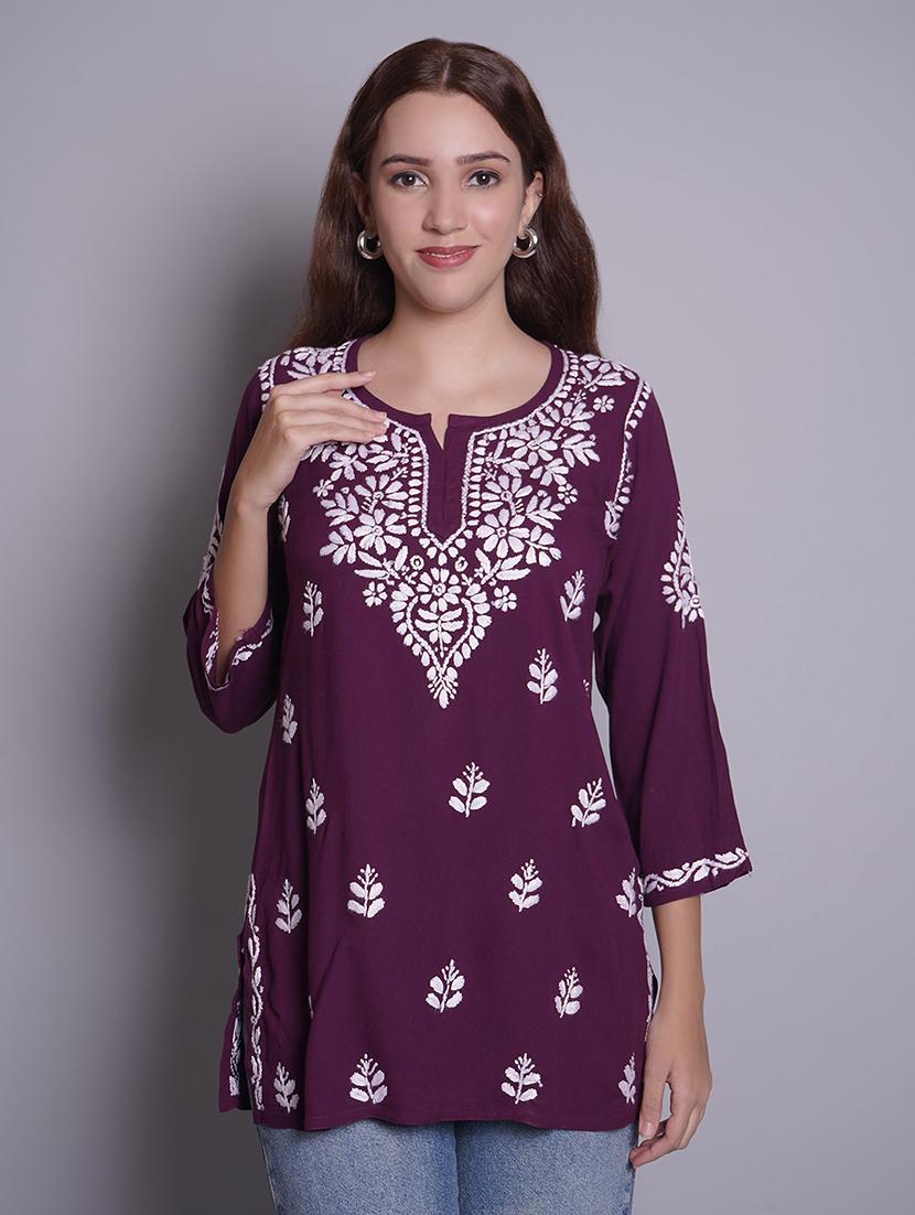 women three quarter sleeve straight chikankari kurti - 21688767 - Zoom Image - 0