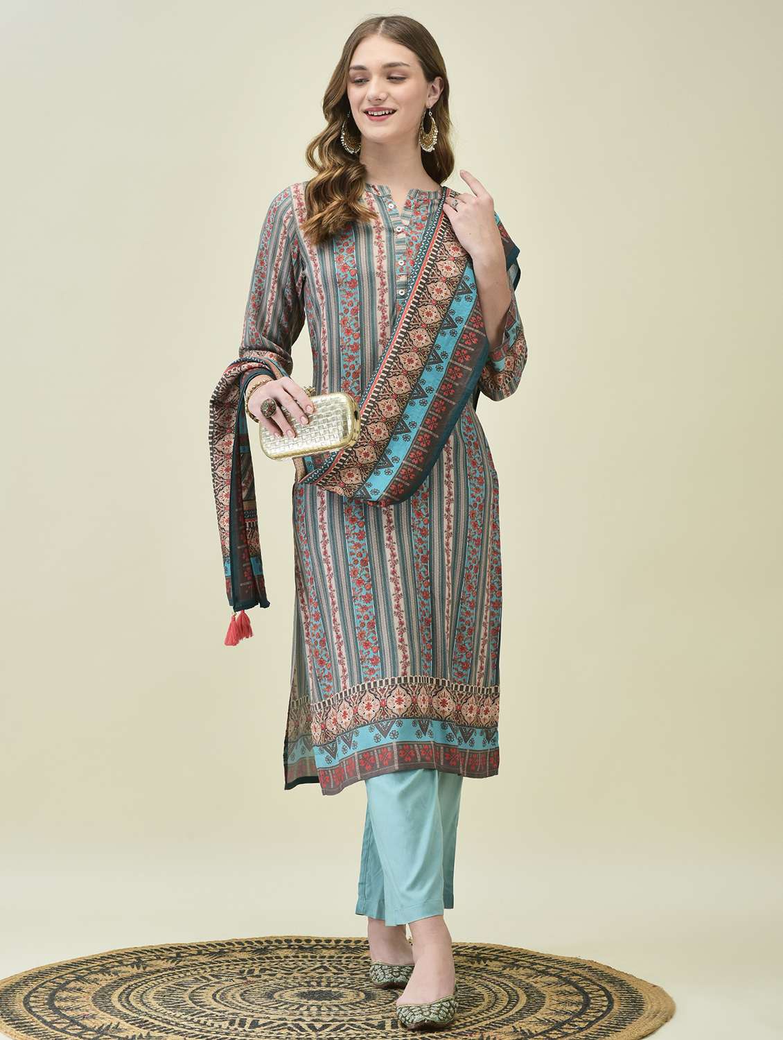 women light blue three quarter sleeve kurta comfort pant dupatta - 21689736 - Standard Image - 4