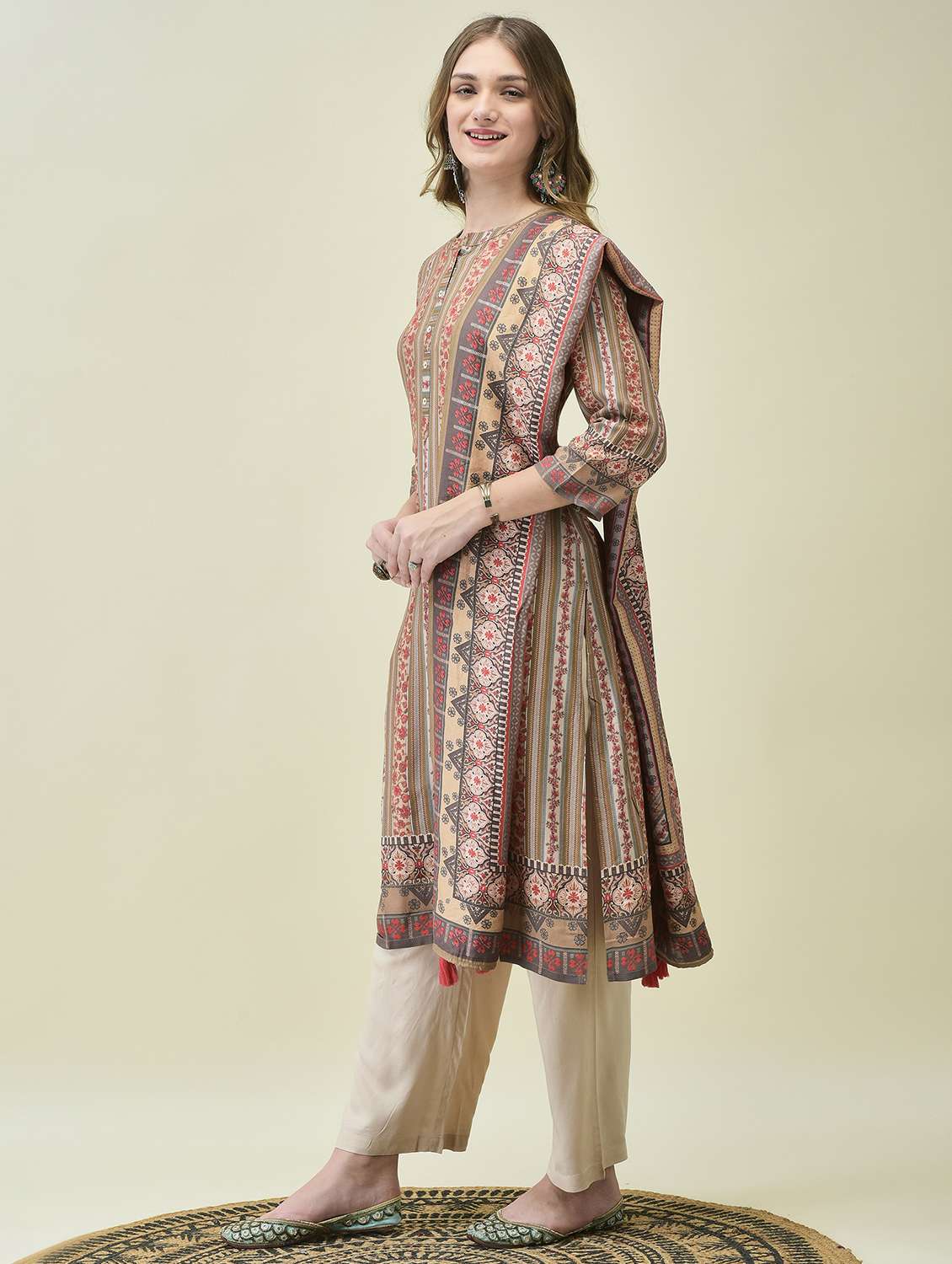 women lbeige three quarter sleeve kurta comfort pant dupatta - 21689737 -  Standard Image - 1