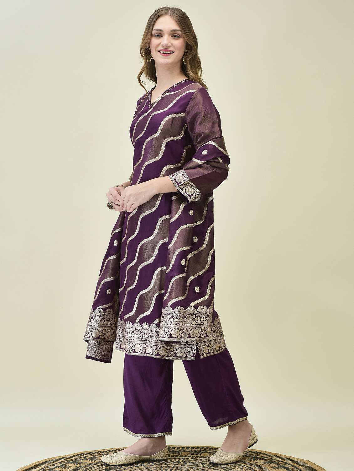 women three quarter sleeve kurta pant with dupatta set - 21689738 - Standard Image - 1