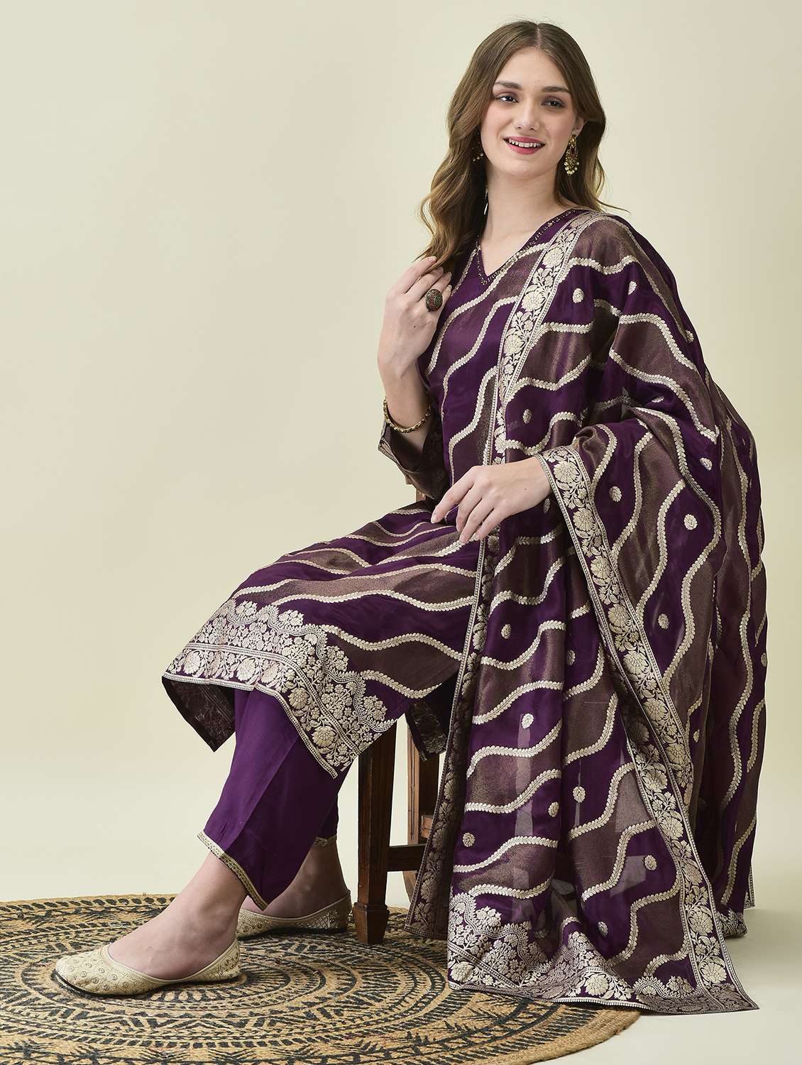 women three quarter sleeve kurta pant with dupatta set - 21689738 - Standard Image - 4