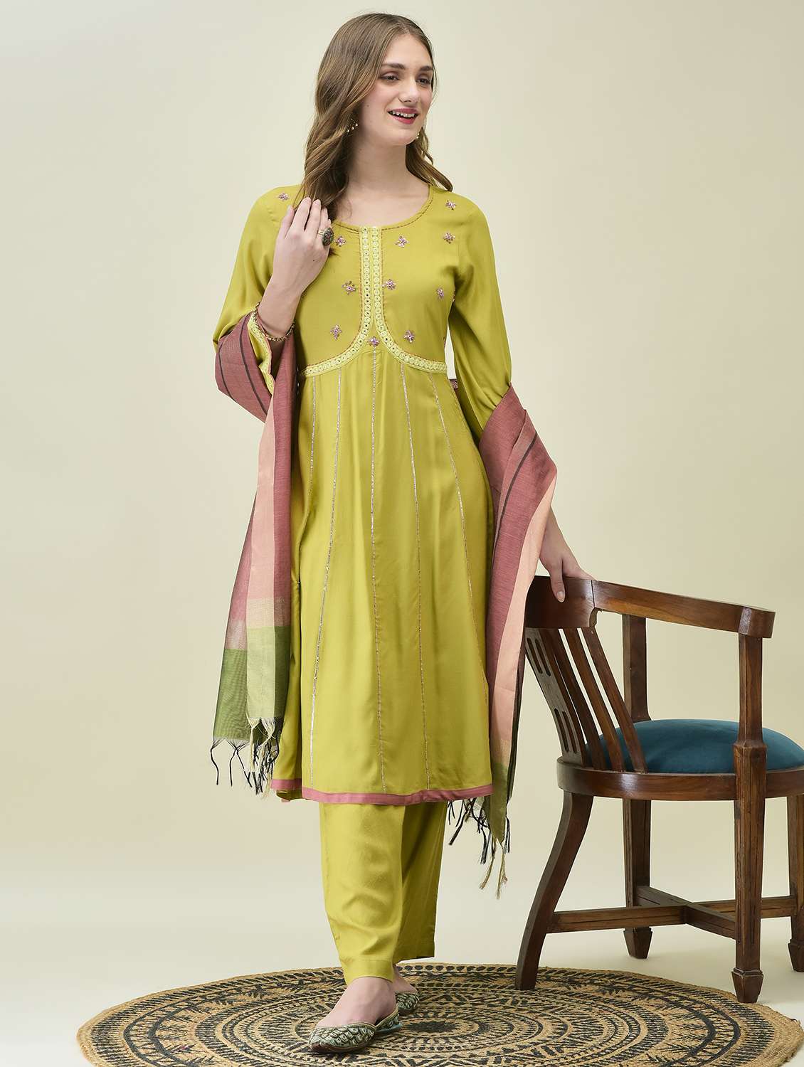 women three quarter sleeve kurta pant with dupatta set - 21689739 -  Standard Image - 4