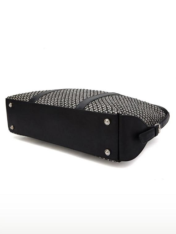 women black textured handbag - 21689804 - Standard Image - 4