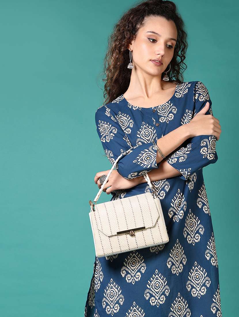 women printed three quarter sleeve straight kurta - 21690564 - Standard Image - 4