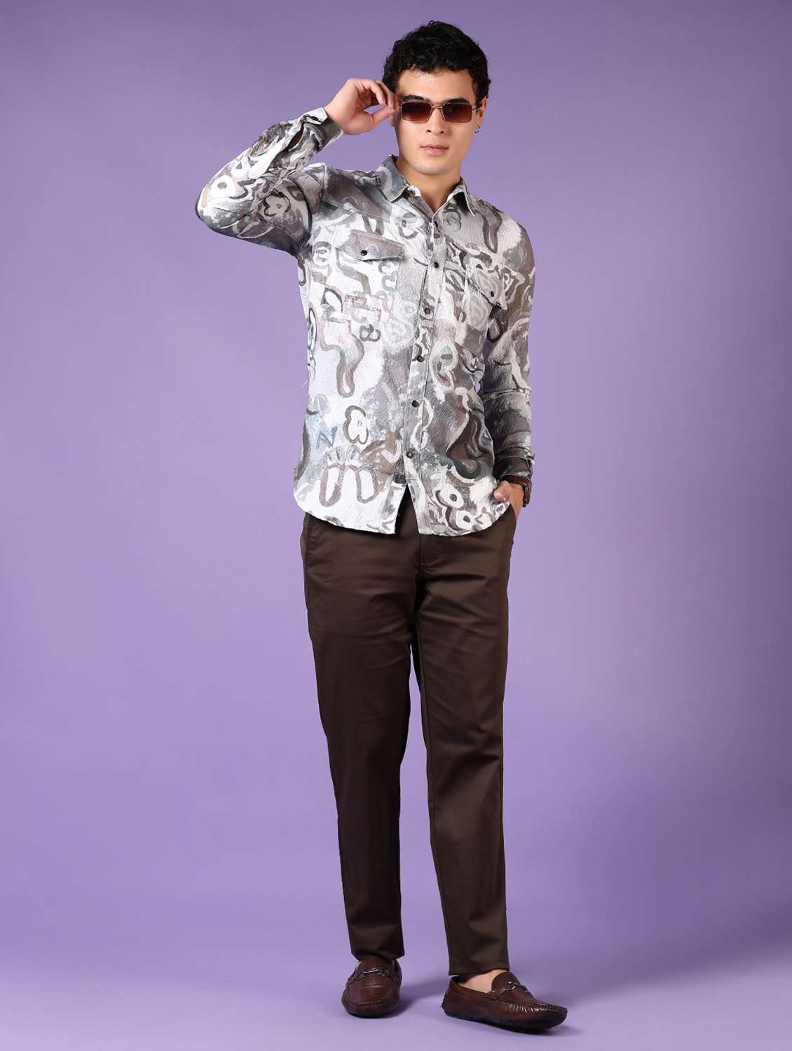 men solid mid rise regular fit chinos - 21690620 - Standard Image - 4
