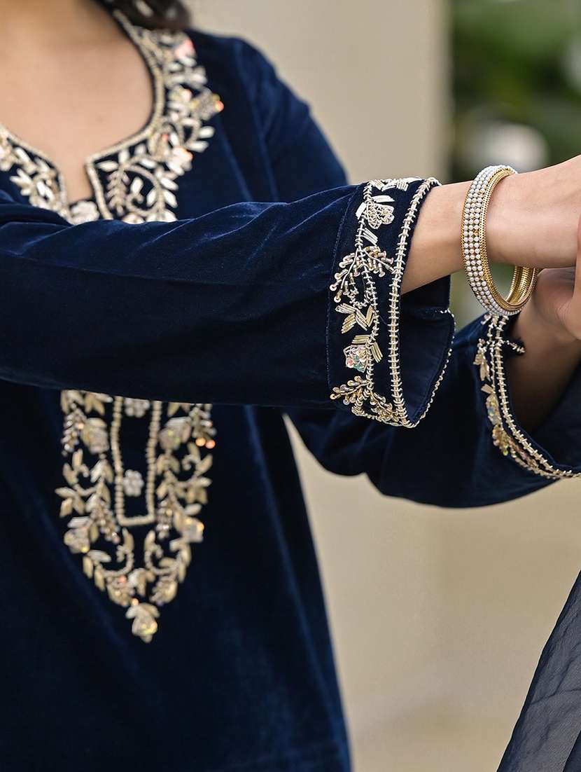 women long sleeve embroidered winter wear kurta pant with dupatta set - 21691033 -  Standard Image - 4