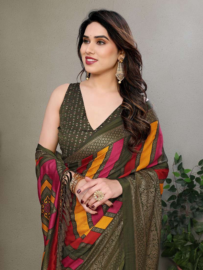 women foil printed saree with blouse - 21691822 -  Standard Image - 4
