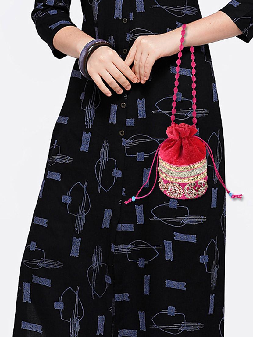 women red embroidered potli - 21692098 - Standard Image - 4