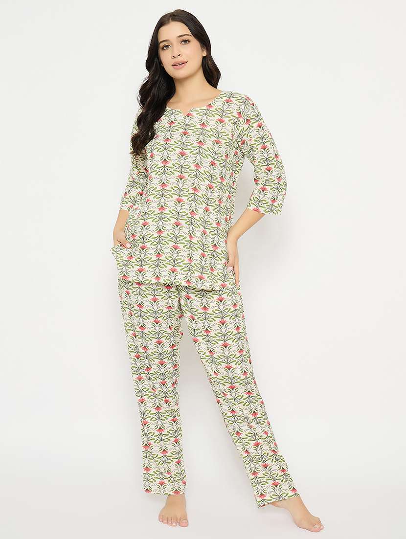 women printed three quarter sleeve nightwear set
