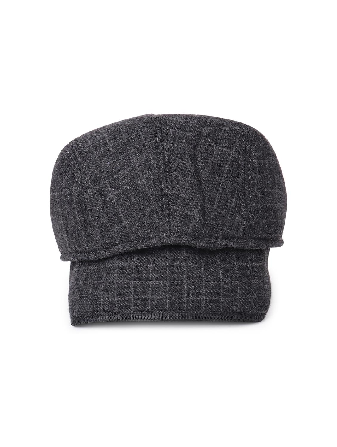 men grey checkered golf cap  - 21692648 -  Standard Image - 1