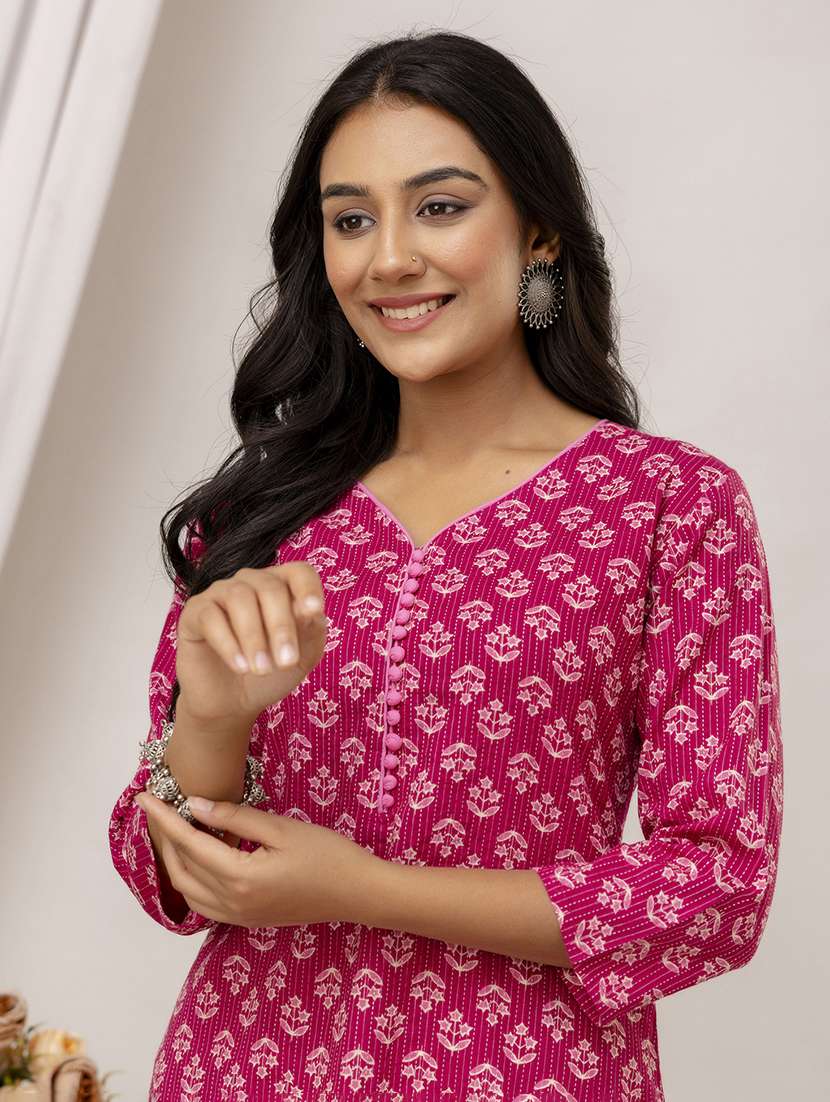 women three quarter sleeve straight kurta - 21693230 -  Standard Image - 4