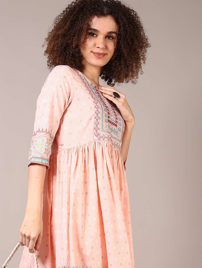 women three quarter sleeve flared kurta - 21693677 -  Standard Image - 4