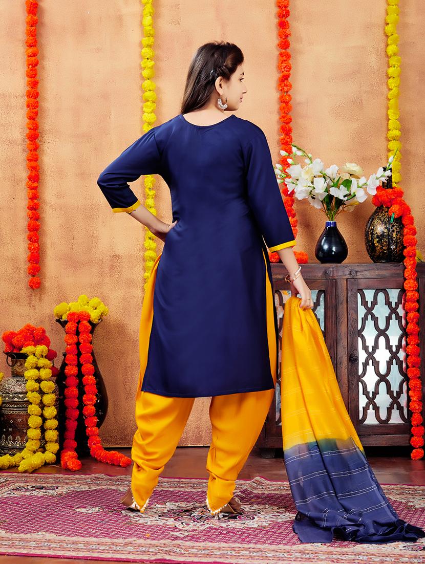 girls embroidered round neck straight kurta - 21694879 - Standard Image - 4