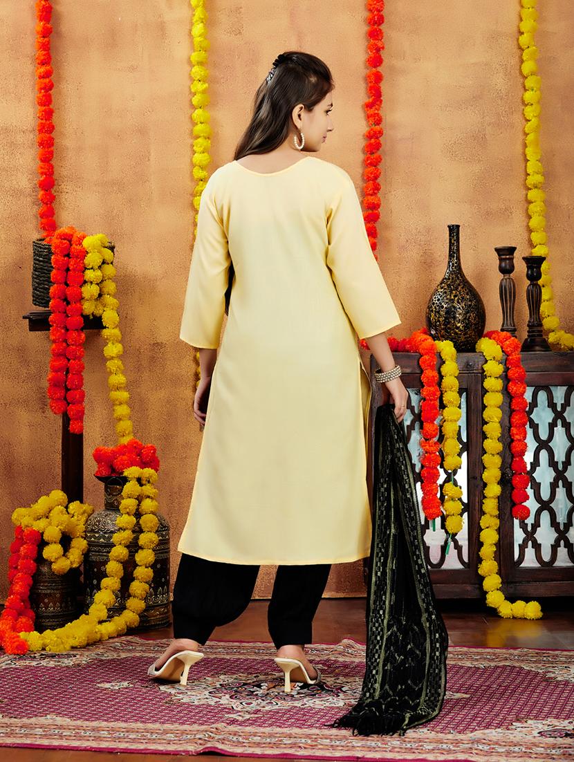 girls embroidered round notch a-line kurta - 21694881 - Standard Image - 4