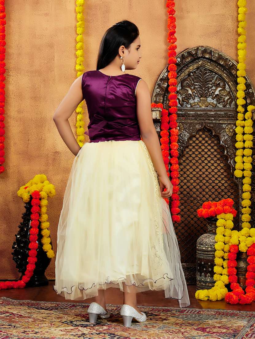 girls embroidered lehenga choli set with dupatta - 21694930 -  Standard Image - 4