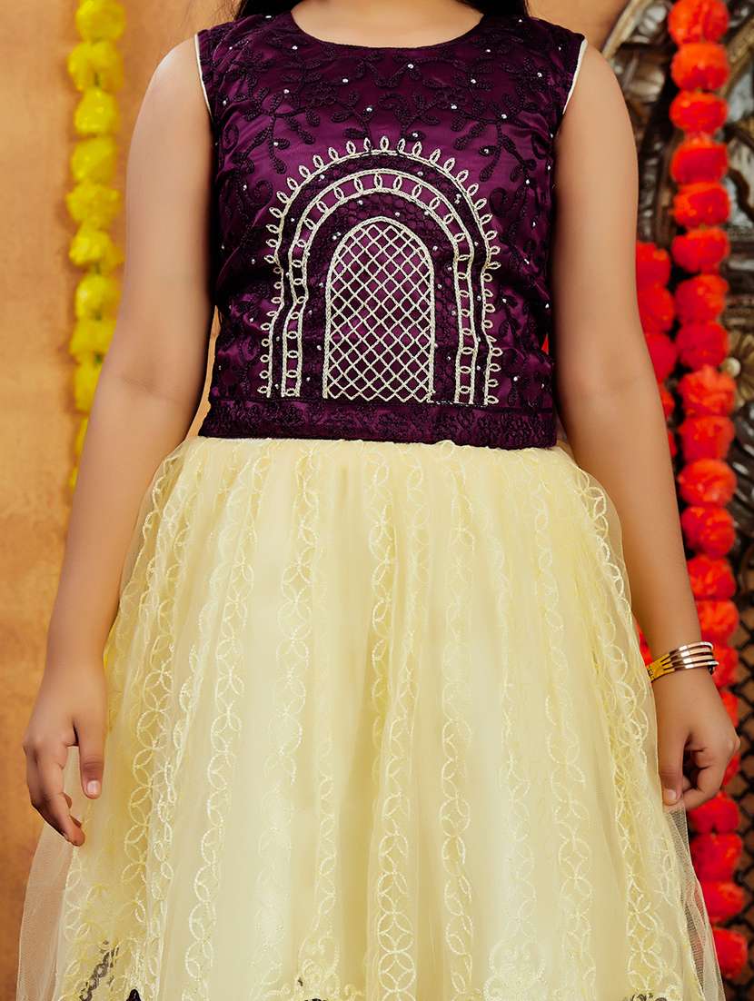 girls embroidered lehenga choli set with dupatta - 21694930 -  Standard Image - 6