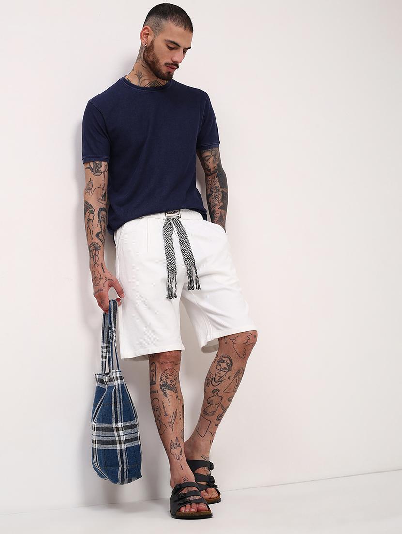 men solid mid rise regular fit shorts - 21696074 - Standard Image - 4