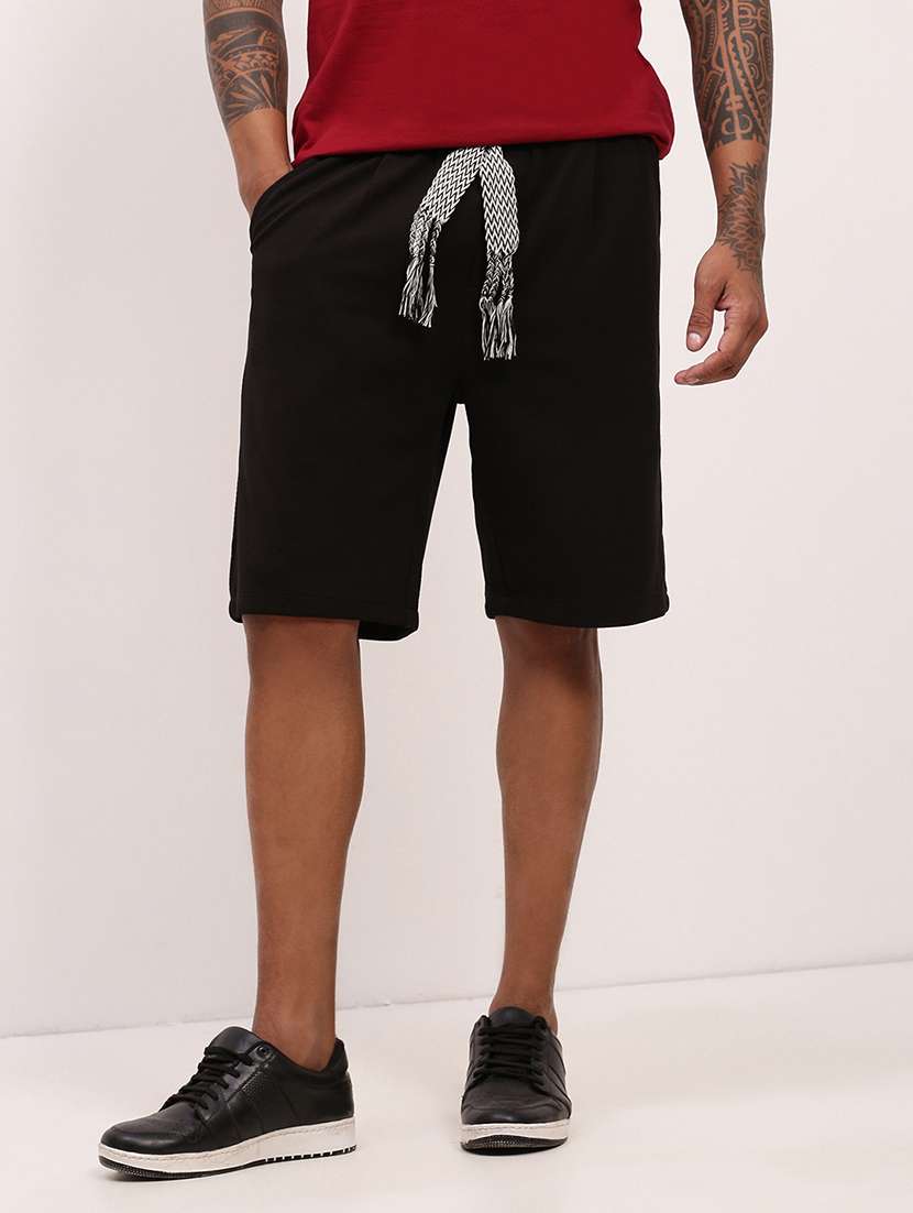men solid mid rise regular fit shorts - 21696075 - Standard Image - 1