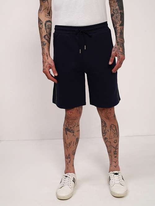 men solid mid rise regular fit shorts - 21696076 -  Standard Image - 0