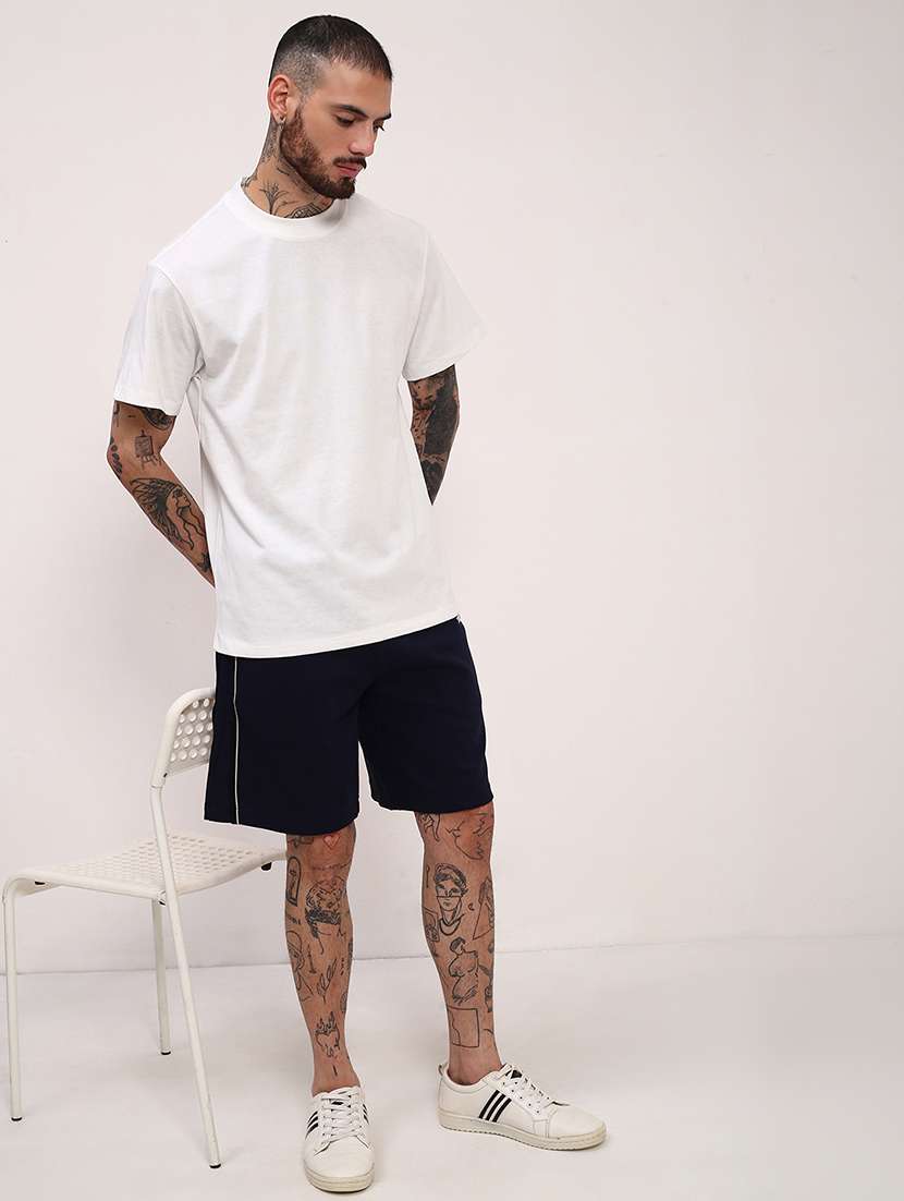 men solid mid rise regular fit shorts - 21696076 - Standard Image - 4