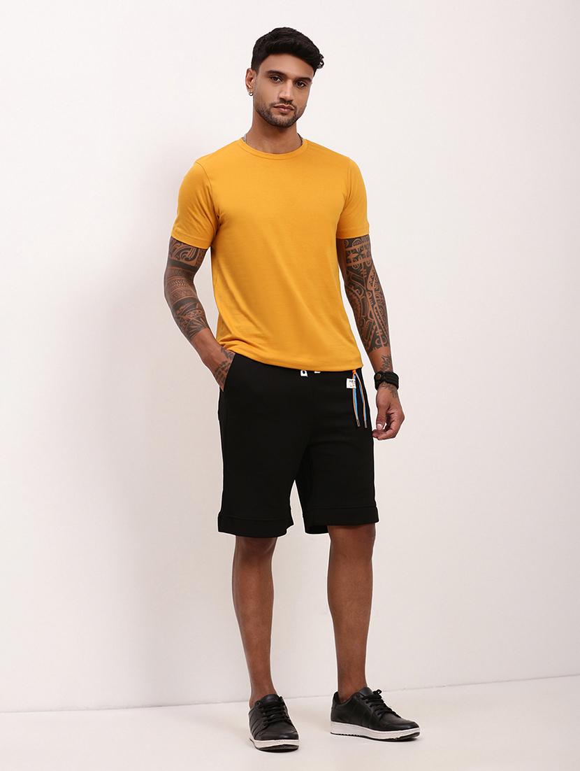 men solid mid rise regular fit shorts - 21696078 - Standard Image - 4