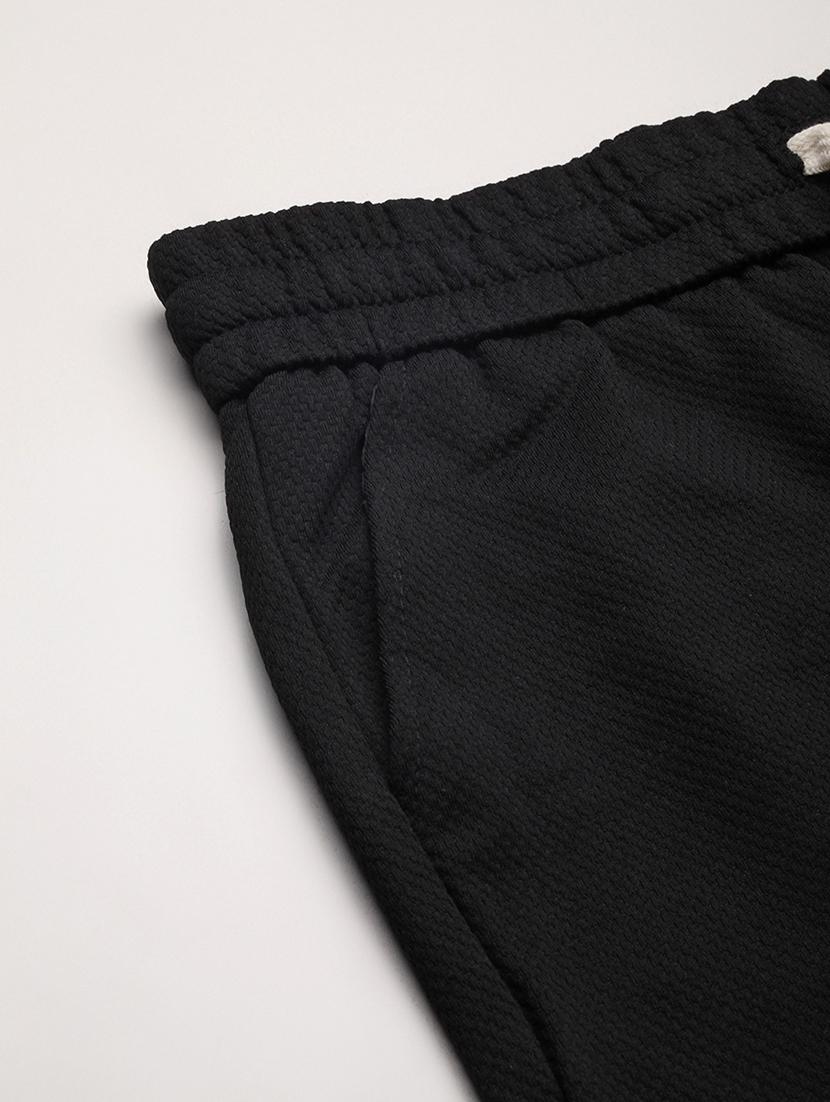 men solid mid rise regular fit shorts - 21696078 - Standard Image - 6