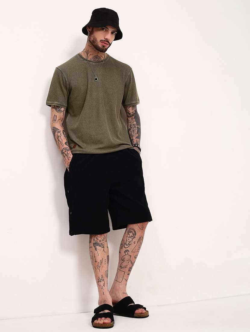 men solid mid rise regular fit shorts - 21696081 -  Standard Image - 4