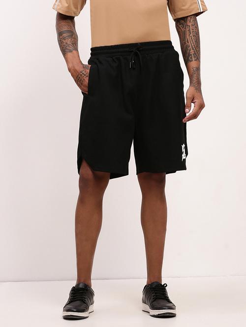 men solid mid rise regular fit shorts - 21696082 - Standard Image - 0