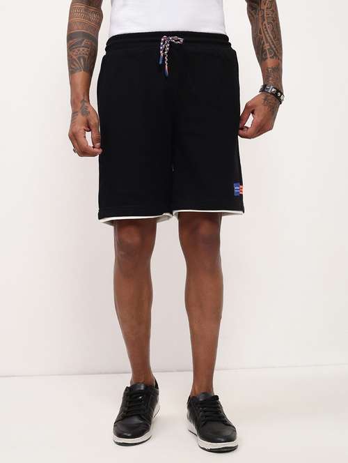 men solid mid rise regular fit shorts - 21696092 - Standard Image - 0