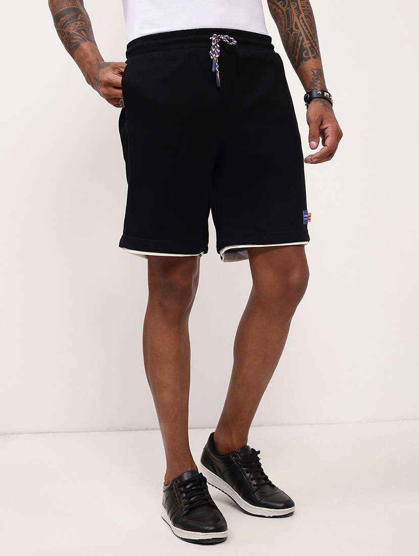 men solid mid rise regular fit shorts - 21696092 - Standard Image - 1
