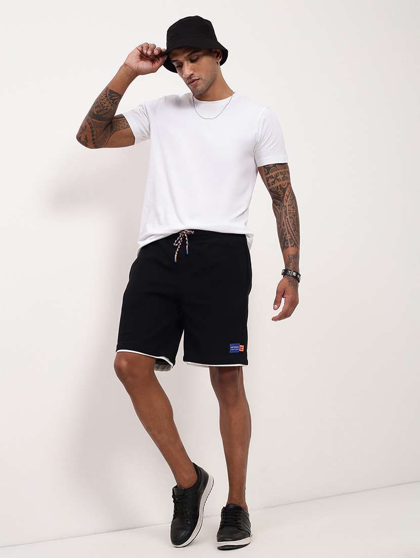 men solid mid rise regular fit shorts - 21696092 - Standard Image - 4