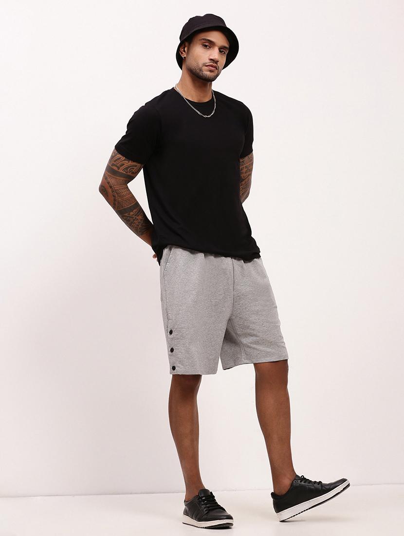 men solid mid rise regular fit shorts - 21696093 - Standard Image - 4