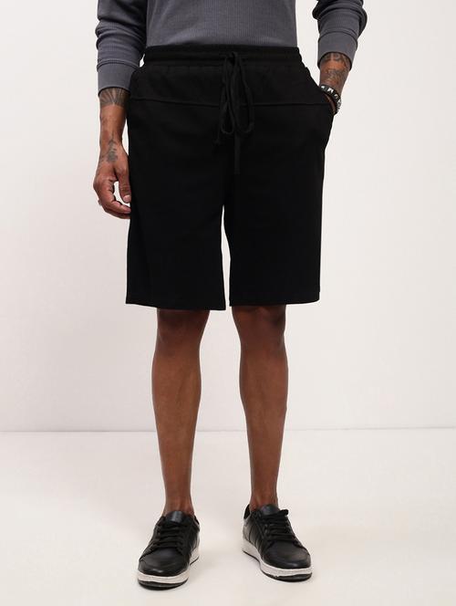 men solid mid rise regular fit shorts - 21696094 - Standard Image - 0