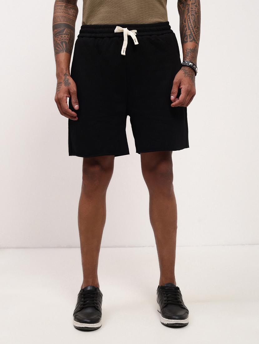 men solid mid rise regular fit shorts - 21696095 - Zoom Image - 0