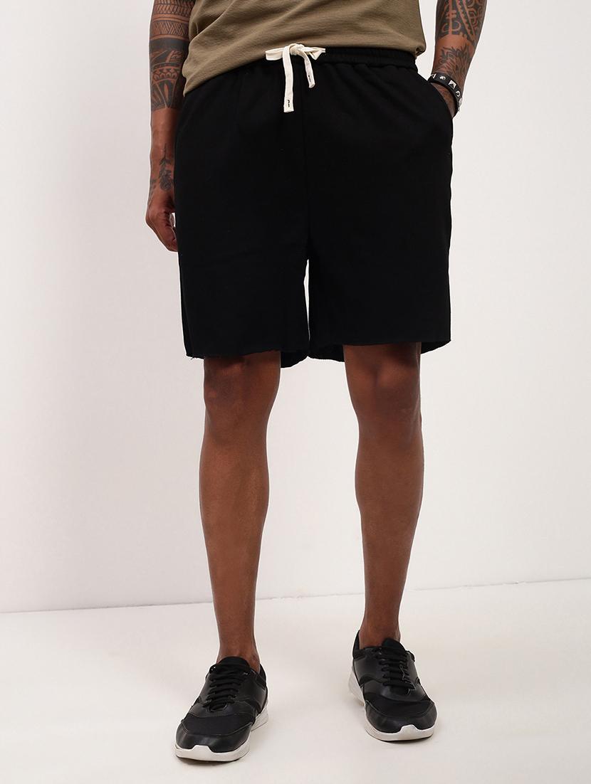 men solid mid rise regular fit shorts - 21696095 - Standard Image - 1